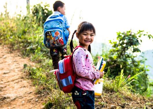 ˵��: ����ɽ����������Ӵ�ƶ����ͥ���ӵ�Ц��